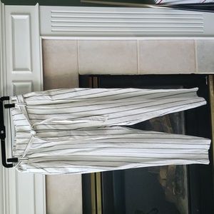 💥4/$20 ASOS White with gray pinstripe pants. Size 10